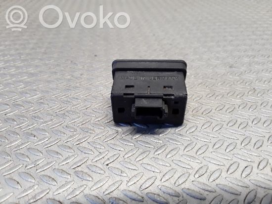 BMW 5 E39 Electric window control switch 8368974