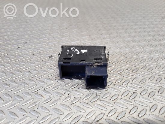 BMW 5 E39 Tailgate opening switch 61318365579