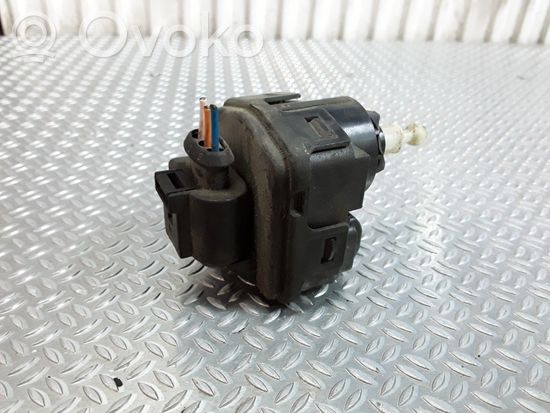 Audi A4 S4 B5 8D Headlight level adjustment motor 00728213