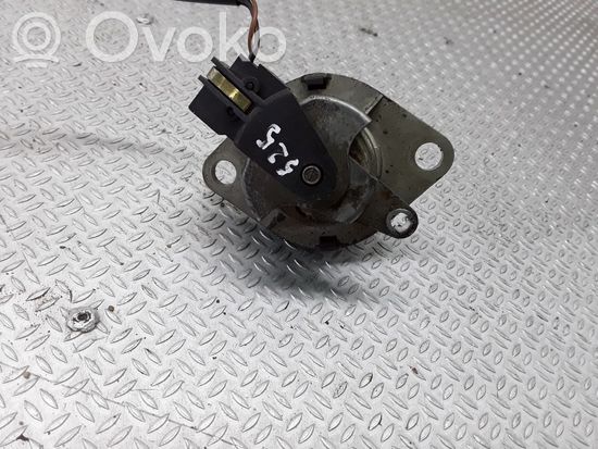 BMW 5 E39 Tailgate exterior lock 83636999