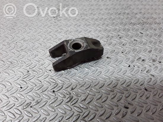 Audi A6 S6 C4 4A Fuel Injector clamp holder