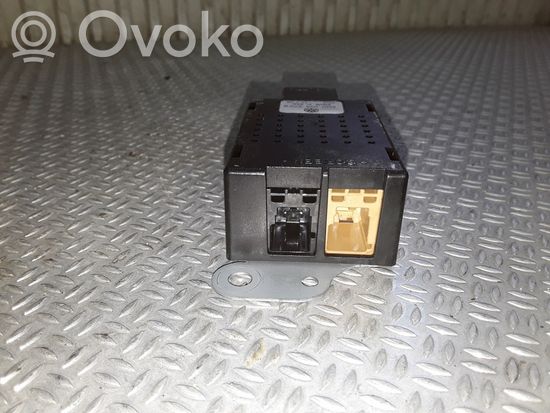 Volkswagen Golf Plus Aerial antenna amplifier 5M0035570B
