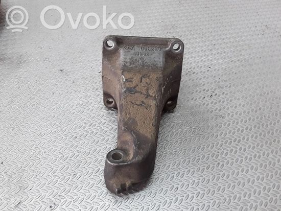 Mercedes-Benz E W210 Engine mounting bracket A6062230004