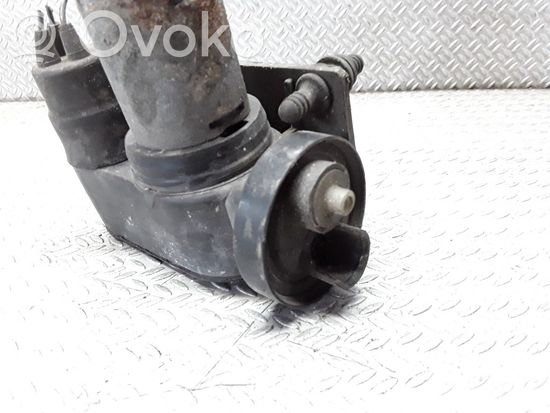 Audi A8 S8 D2 4D Vacuum pump 811907325