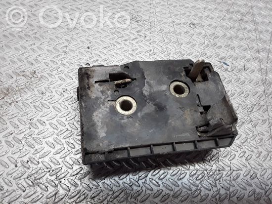 Volkswagen PASSAT B3 Rear door lock 357839015B