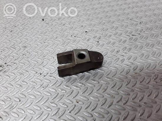 Mercedes-Benz C W203 Fuel Injector clamp holder
