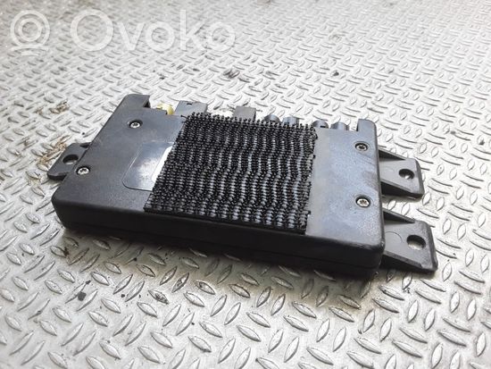 Audi A6 S6 C5 4B Aerial antenna amplifier