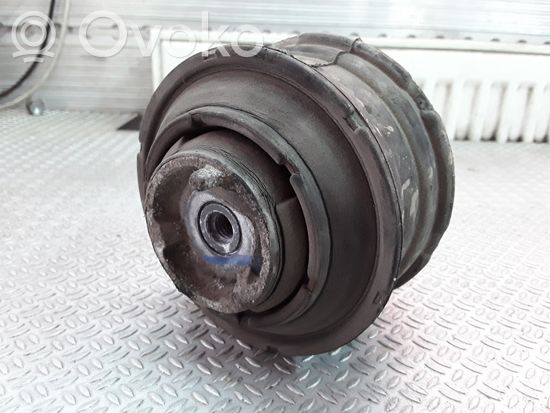 Mercedes-Benz C W203 Engine mount bracket