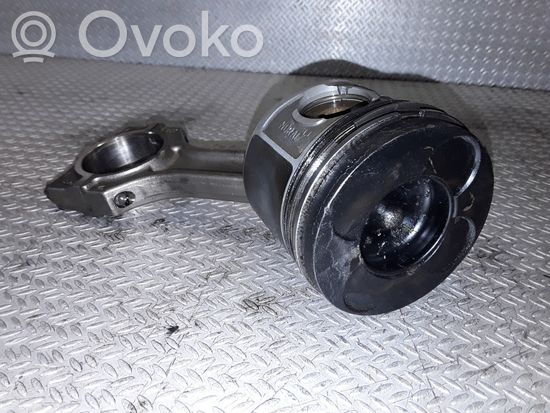BMW 5 E39 Piston with connecting rod