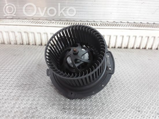 Volkswagen PASSAT B5.5 Heater fan/blower 8D2820021