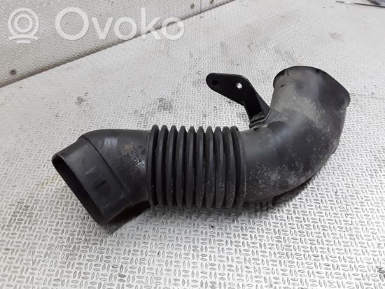 BMW 5 E60 E61 Air intake duct part 7790056