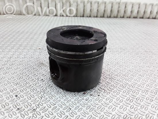 BMW 5 E60 E61 Piston