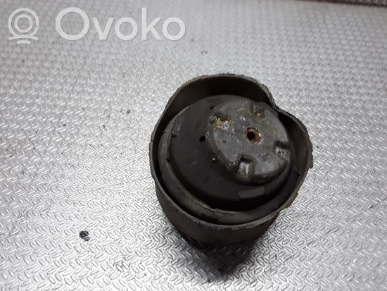 Mercedes-Benz C W203 Engine mount bracket