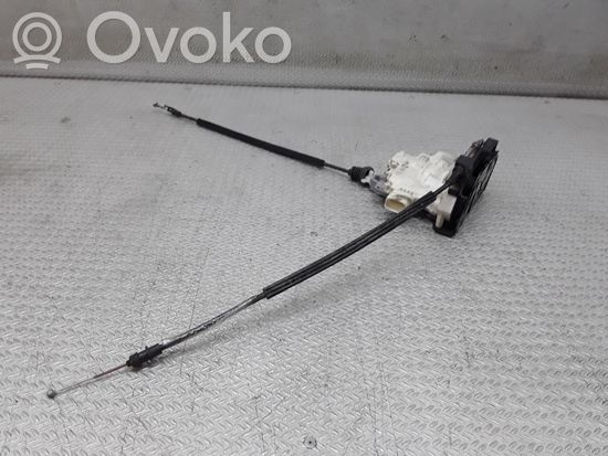 Volkswagen PASSAT B6 Rear door lock 304839015A
