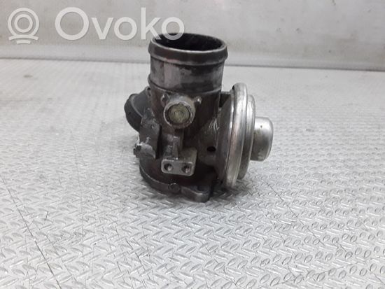 Volkswagen PASSAT B5.5 EGR valve 038131501E
