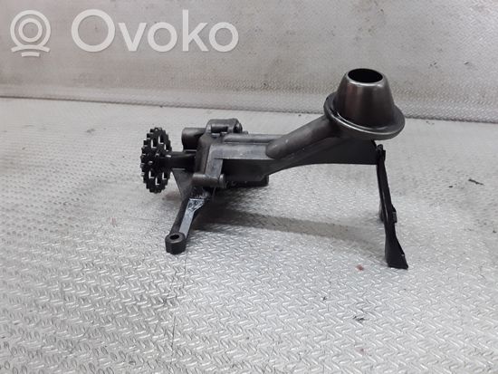 Mercedes-Benz Vito Viano W638 Oil pump 6061810801