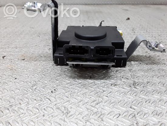 Audi A3 S3 8P Aerial antenna amplifier 8P0035225