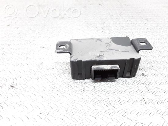 Audi A8 S8 D2 4D Alarm control unit/module 8L0951173