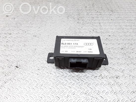 Audi A8 S8 D2 4D Alarm control unit/module 8L0951173