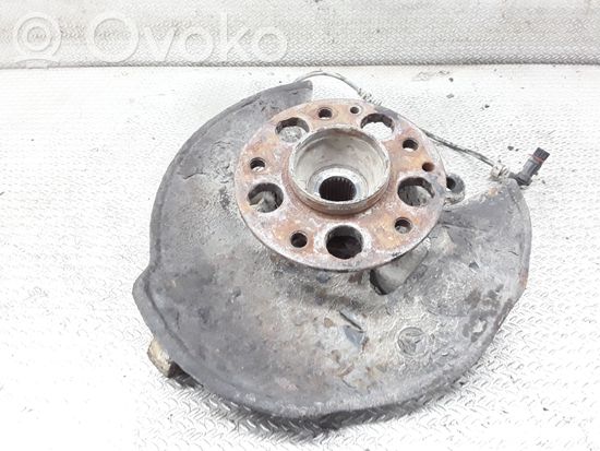 Mercedes-Benz Vaneo W414 Front wheel hub spindle knuckle