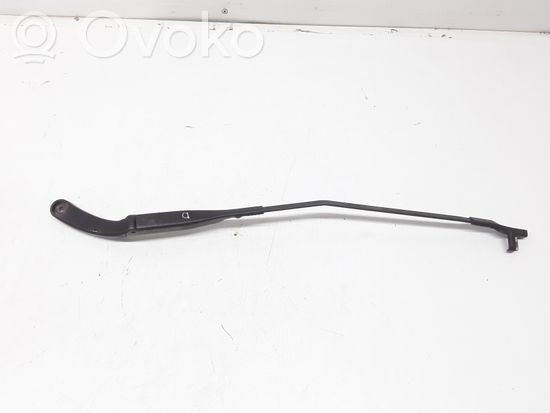 Volkswagen Golf IV Front wiper blade arm