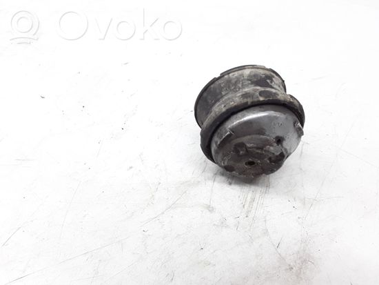 Mercedes-Benz S W220 Engine mount bracket