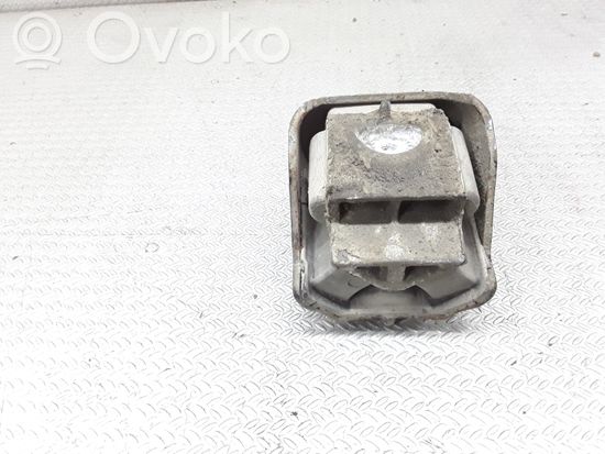 Mercedes-Benz Sprinter W906 Engine mount bracket