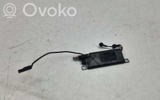 Audi A6 S6 C5 4B Aerial antenna amplifier 4B5035225K