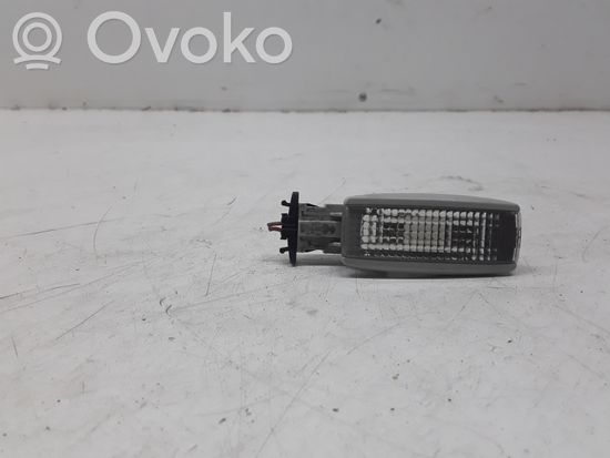 Volkswagen PASSAT B5.5 Other interior light 3B0947113