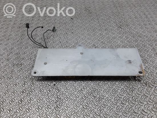 Audi A4 S4 B7 8E 8H Aerial antenna amplifier 8E9035225P