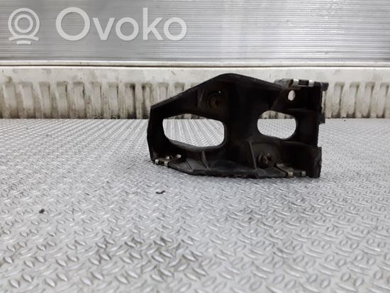 Audi A4 S4 B7 8E 8H Front bumper mounting bracket 8E0853922