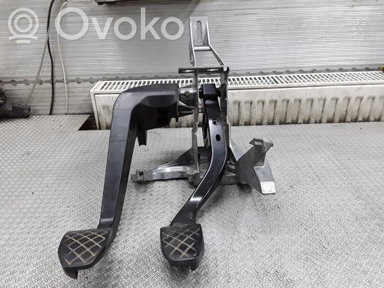 Audi A4 S4 B7 8E 8H Pedal assembly 8E1721117A