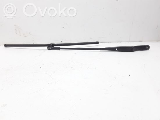 Volkswagen Golf Plus Front wiper blade arm 5M0955409A