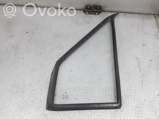 Volkswagen II LT Front door vent window glass four-door 43R000042
