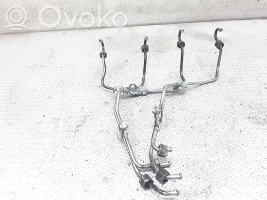 BMW 5 E39 Fuel injector supply line/pipe