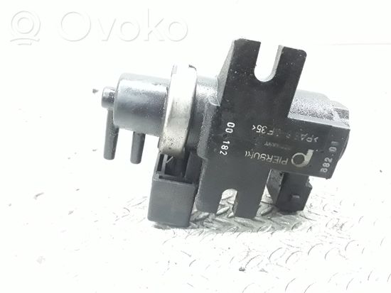 BMW 5 E39 Turbo solenoid valve 72279600 2247906