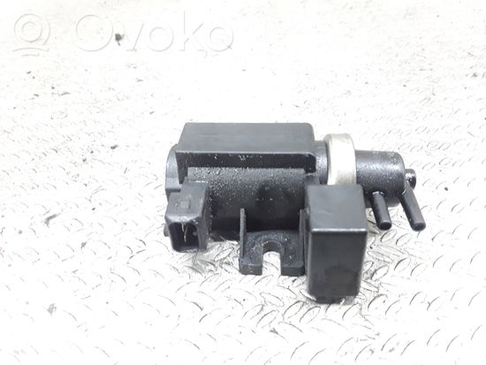 BMW 5 E39 Turbo solenoid valve 72279600 2247906