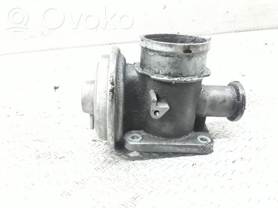 BMW 5 E39 EGR valve 7785789