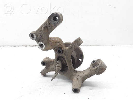 Volkswagen Touran I Rear wheel hub spindle/knuckle