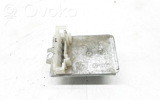 Volkswagen Golf III Heater blower motor/fan resistor 701959263A