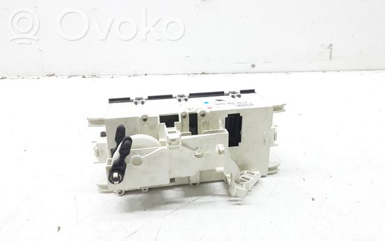 Mercedes-Benz A W168 Climate control unit 1688300485