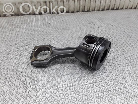 Mercedes-Benz ML W163 Piston with connecting rod