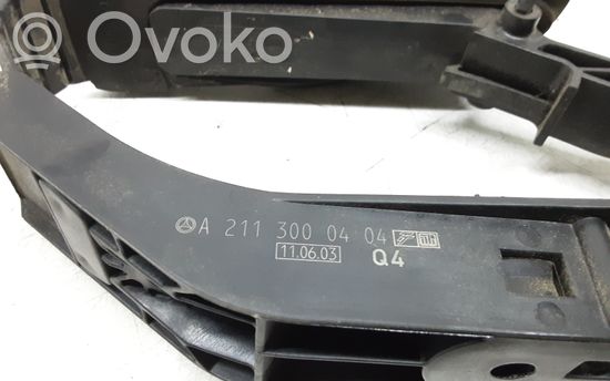 Mercedes-Benz E W211 Accelerator throttle pedal A2113000404