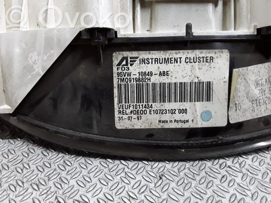Volkswagen Sharan Speedometer (instrument cluster) 7M0919882H