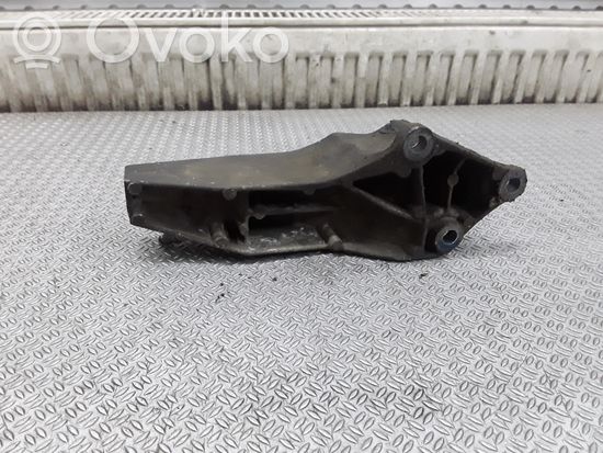 Mercedes-Benz Vaneo W414 Engine mounting bracket