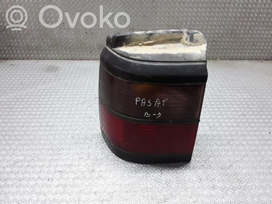 Volkswagen PASSAT B3 Rear/tail lights 333945111