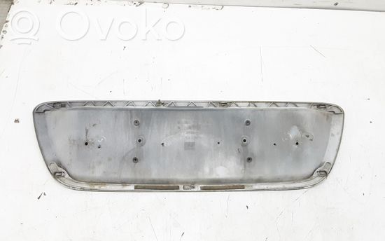 Mercedes-Benz S W220 Tailgate trim 2207500081