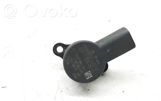 Mercedes-Benz Sprinter W901 W902 W903 W904 Fuel pressure regulator A6110780549 0281002698