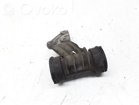 Mercedes-Benz C W203 Intercooler hose/pipe A2035200095
