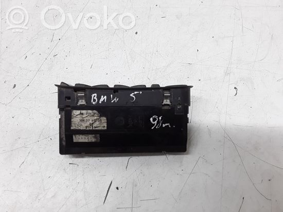 BMW 5 E39 Electric window control switch 8368966